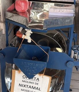 MOLINO DE NIXTAMAL MODELO BB CON MOTOR MONOFASICO 2 HP MARCA SIEMENS ACERO INOX.