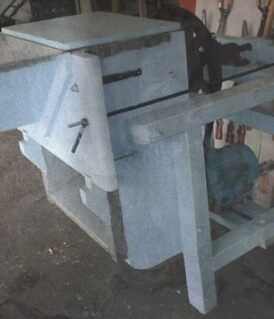 MOLINO DE NIXTAMAL ACERO INOX. PIEDRAS 9" X 10" ACOPLADOA MOTOR. PODRIA SER DE GASOLINA DE 9 HP O ELECTRICO DE 5 HP 230V 1 F